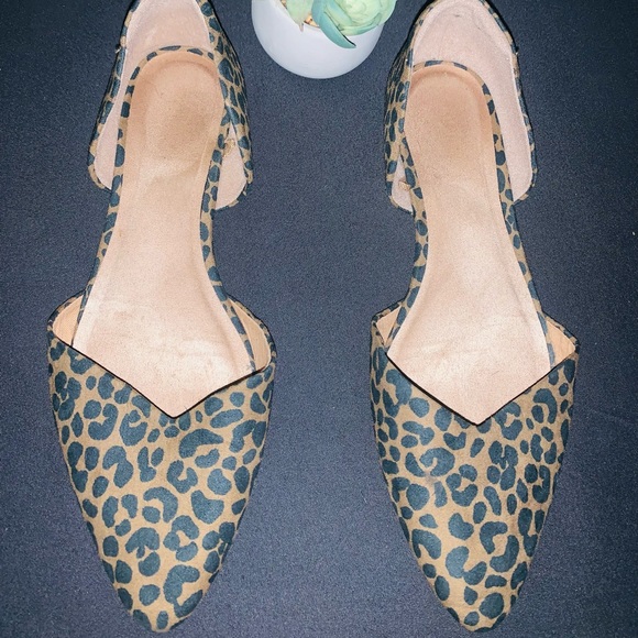 Old navy leopard flats - Picture 1 of 2